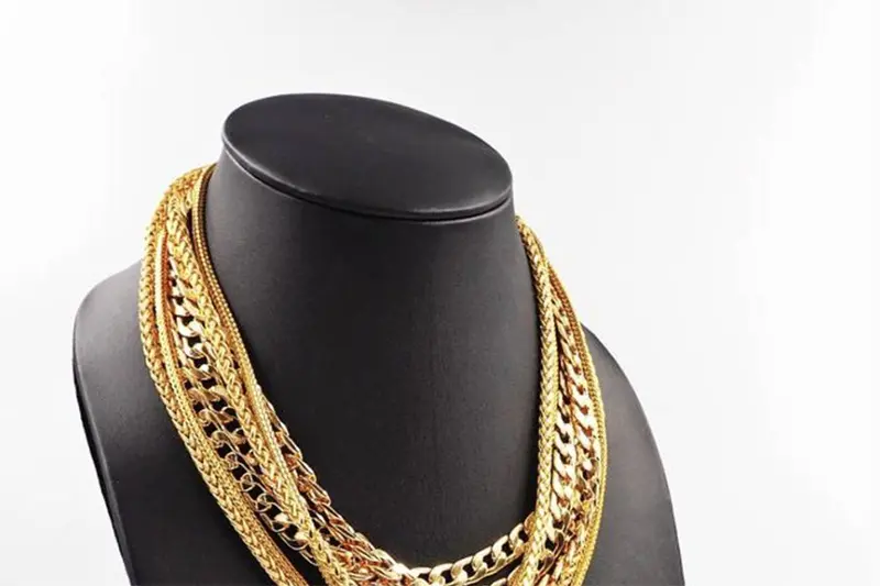 What equipment is needed for a jewelry business?